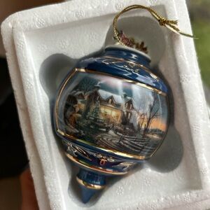 BRADFORD EXCHANGE TERRY REDLIN'S HOLIDAY MEMORIES PORCELAIN ORNAMENT- NEW